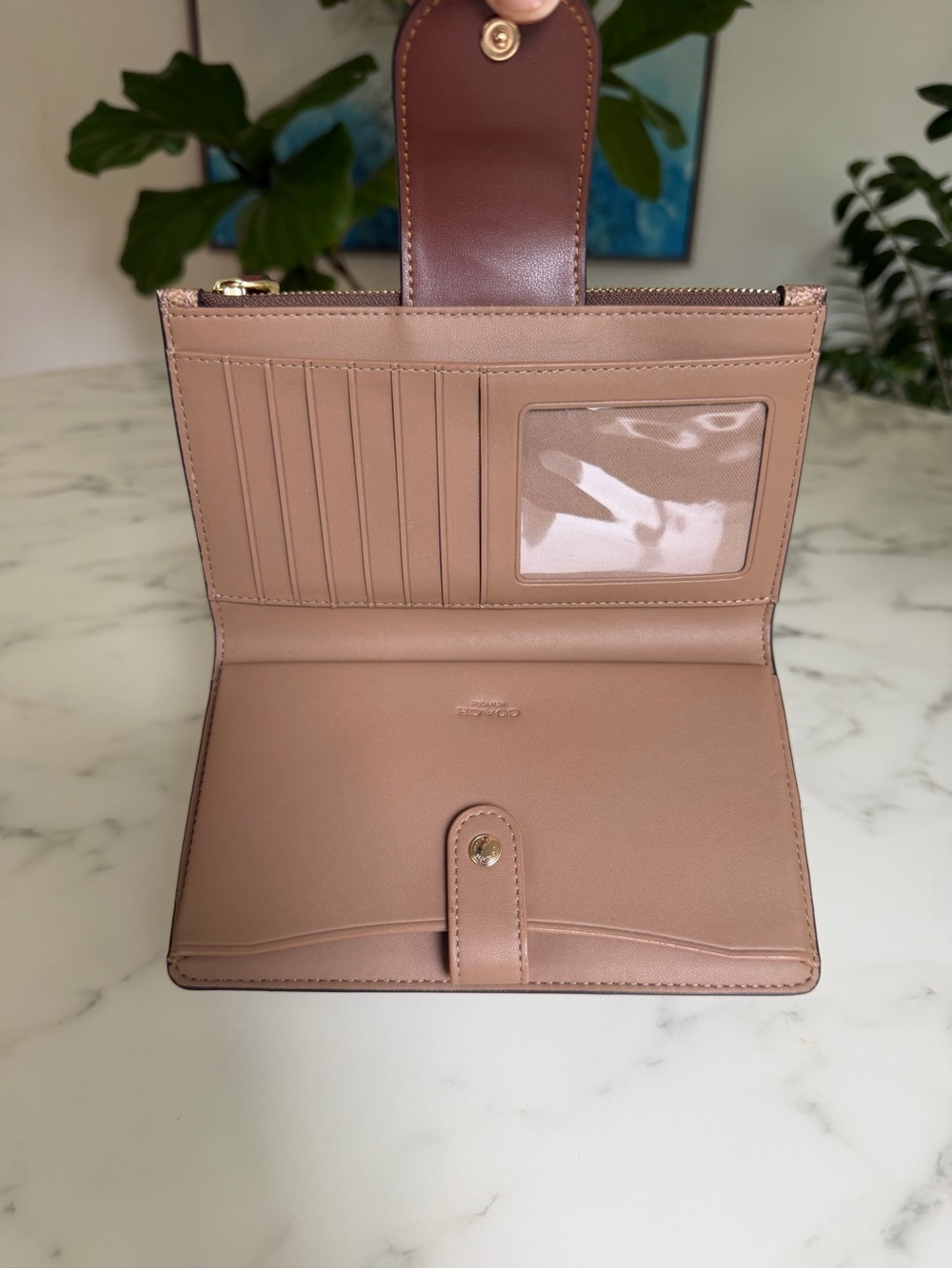 Coach Phone Wallet In Signature Canvas CW780 Gold Tan Brown Tech ID Wristlet - Picture 10 of 15